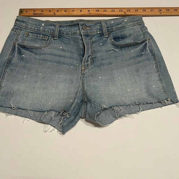 EUC Old Navy Splatter BF Denim cutoff shorts size 6 (R) - Picture 2 of 6